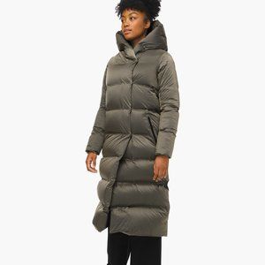 Lululemon long puffer olive size6